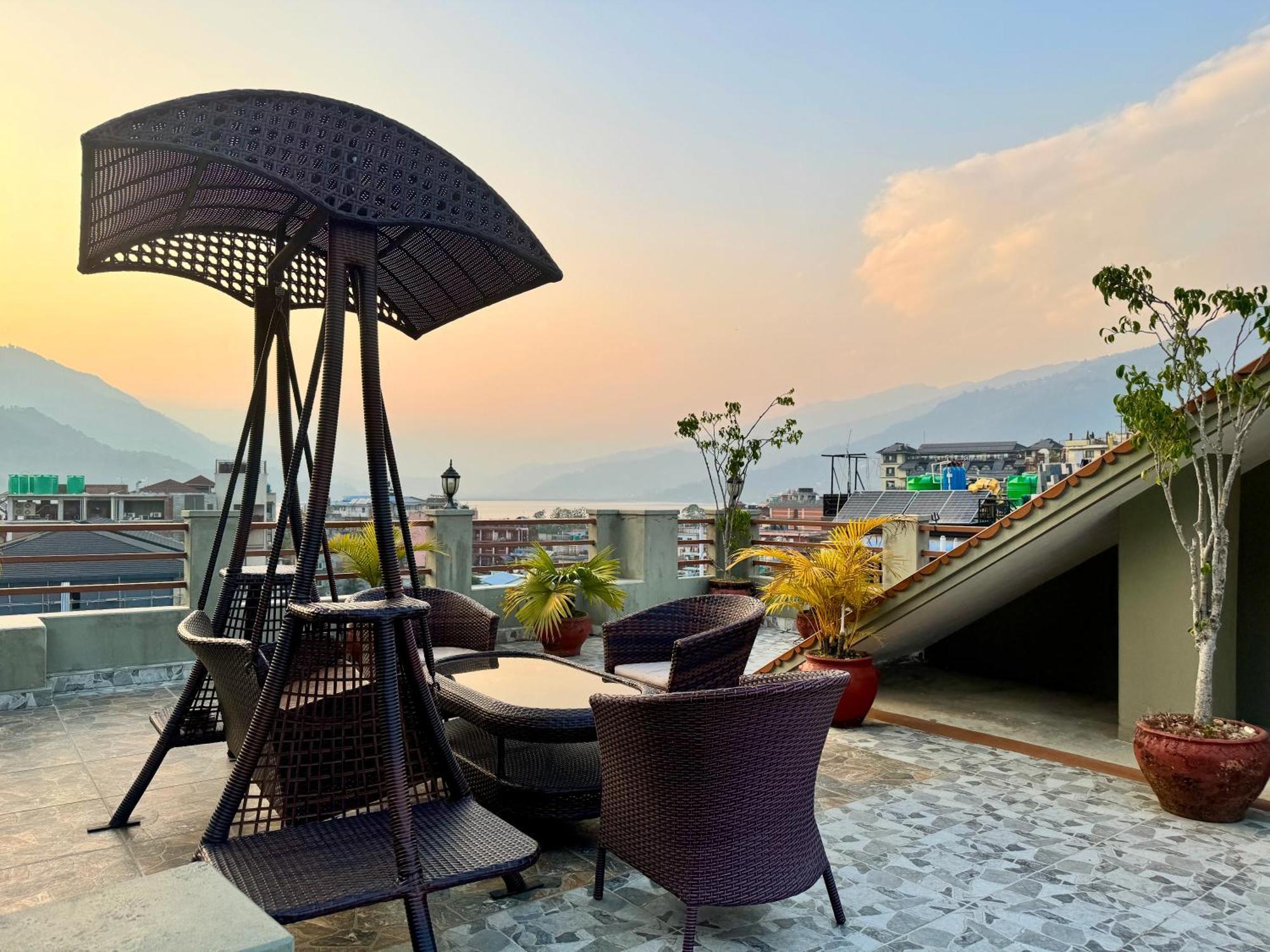 Hotel Mount View Pokhara Zewnętrze zdjęcie