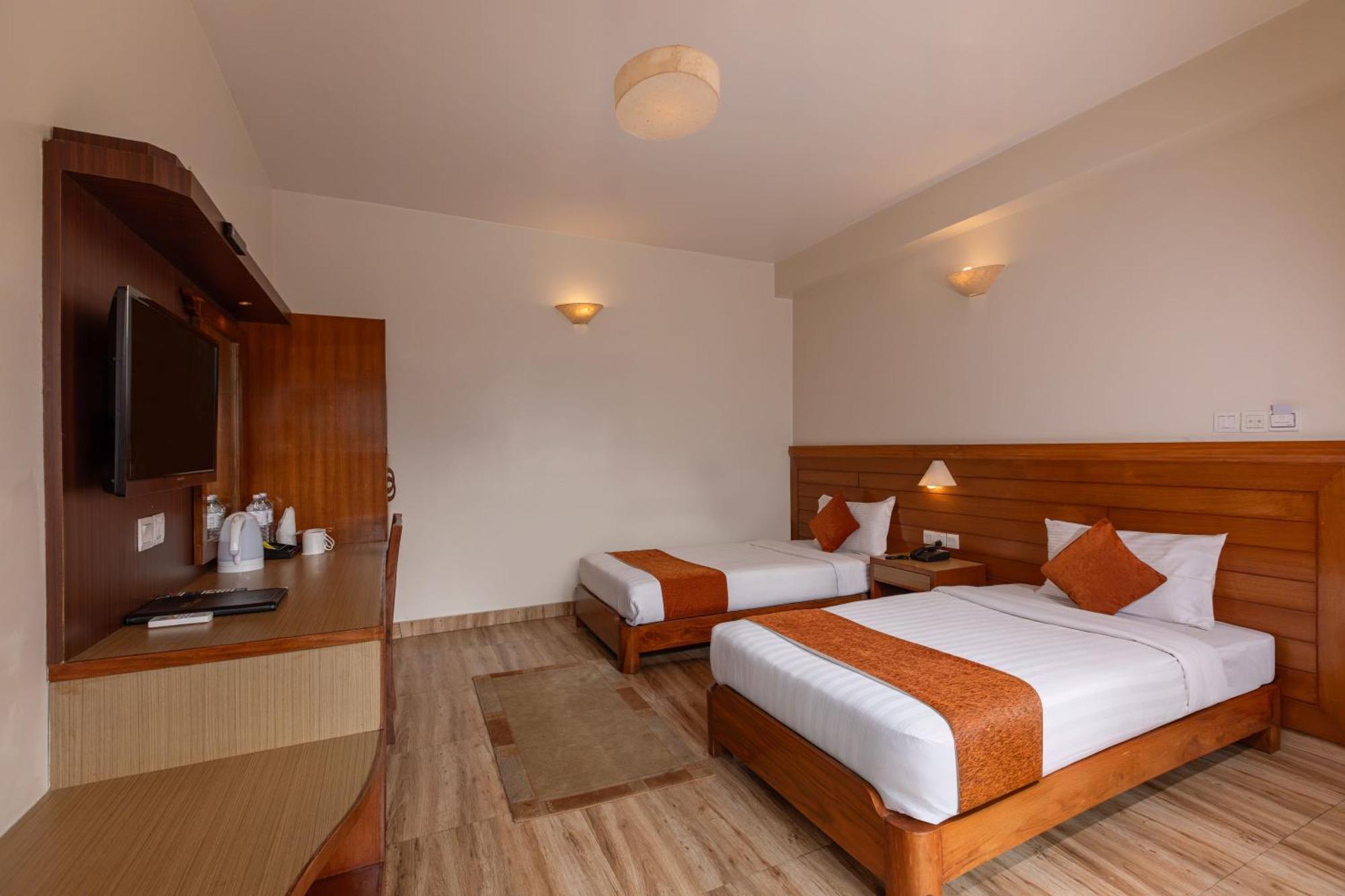 Hotel Mount View Pokhara Zewnętrze zdjęcie