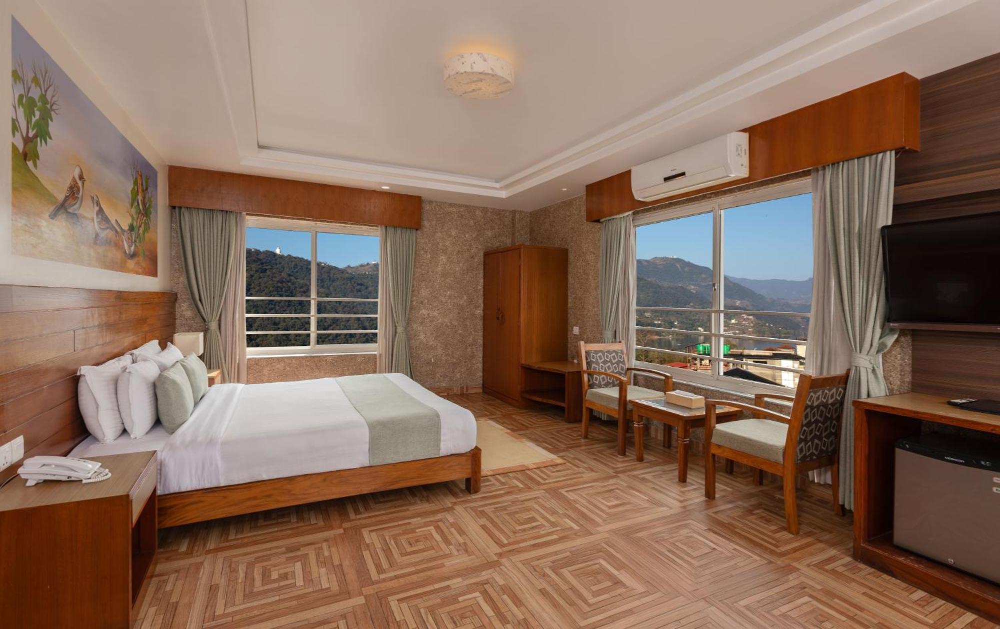 Hotel Mount View Pokhara Zewnętrze zdjęcie