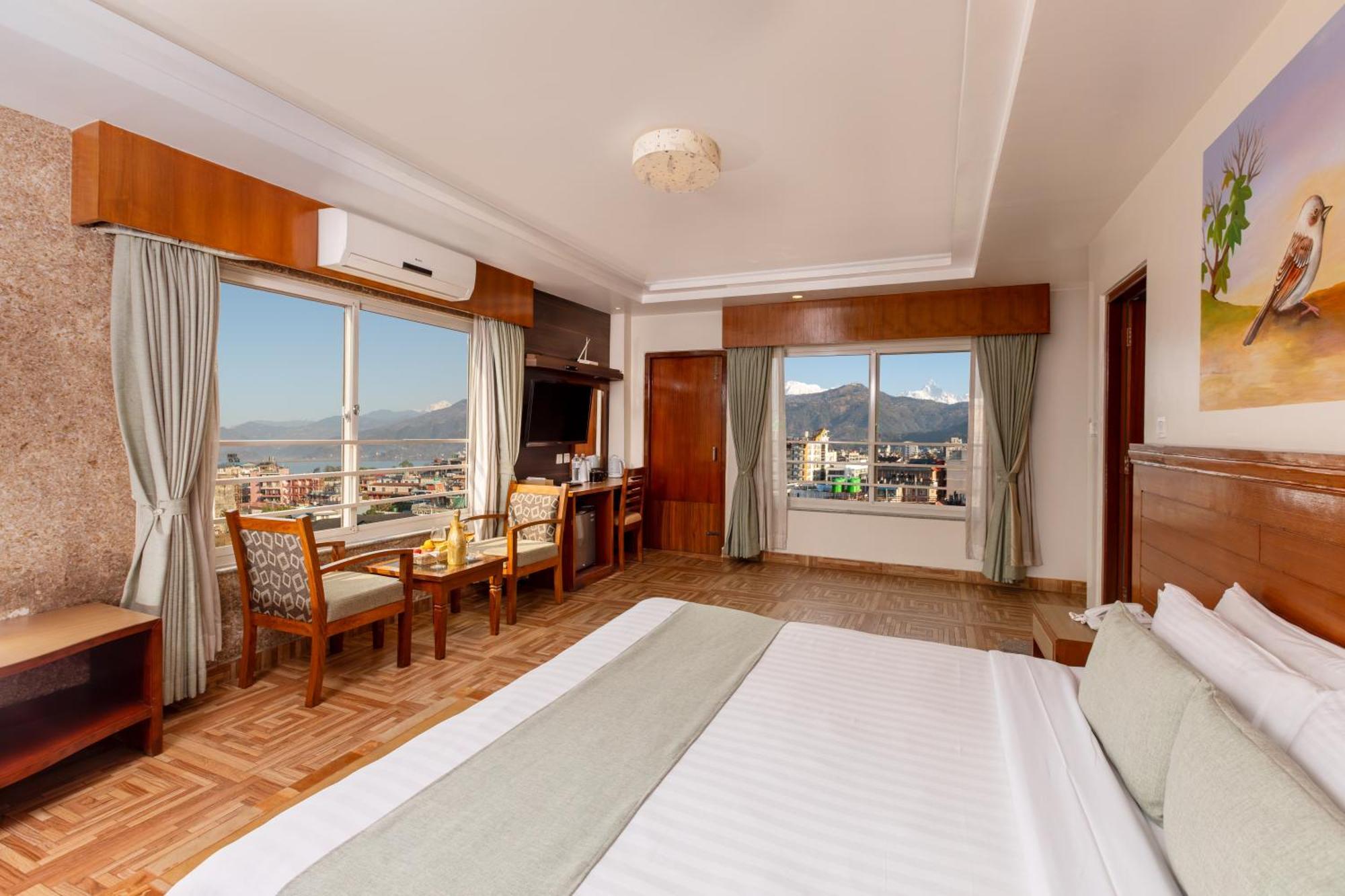 Hotel Mount View Pokhara Zewnętrze zdjęcie
