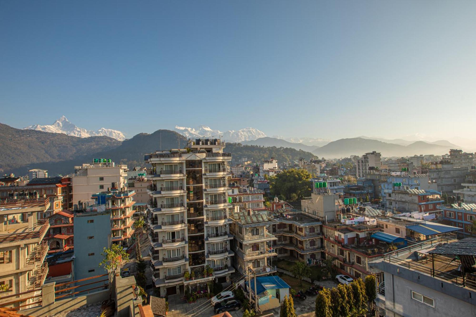 Hotel Mount View Pokhara Zewnętrze zdjęcie