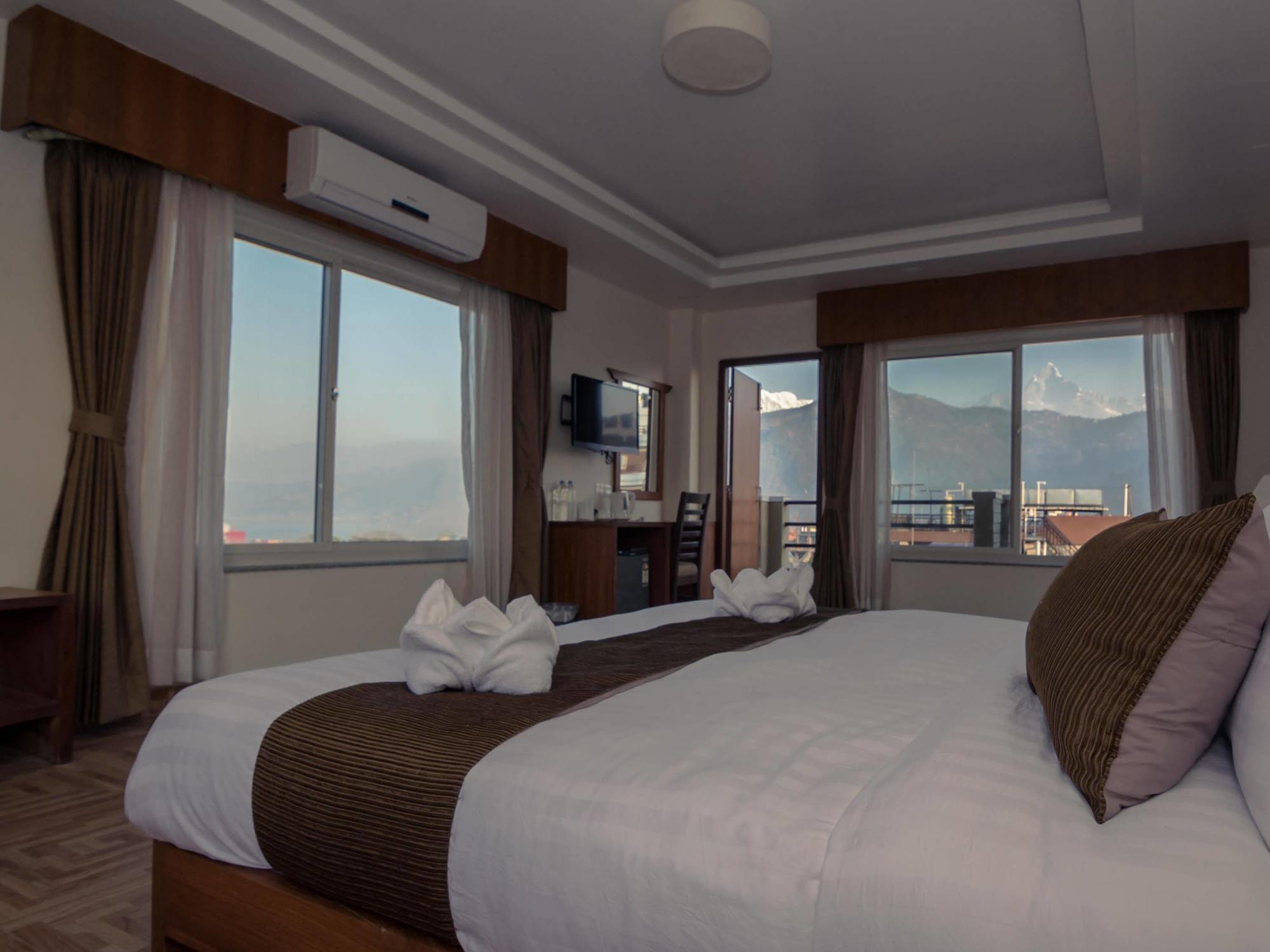 Hotel Mount View Pokhara Zewnętrze zdjęcie